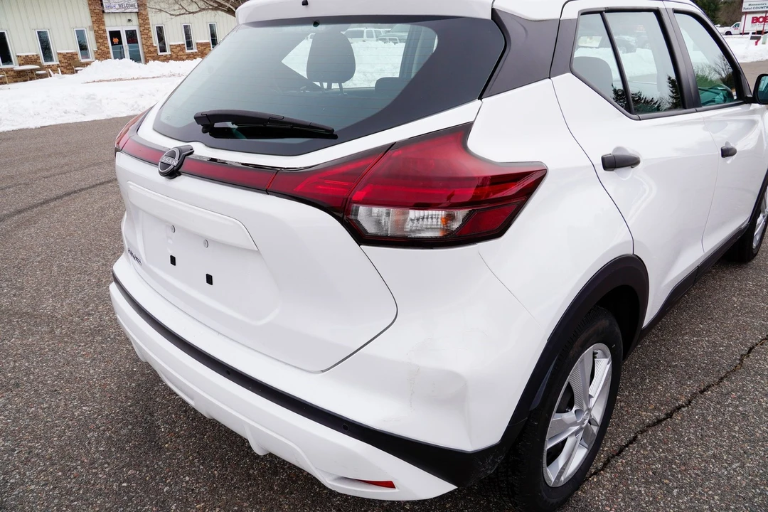 2022 Nissan Kicks - Image 26 of 31