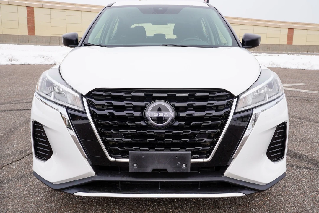 2022 Nissan Kicks - Image 9 of 31