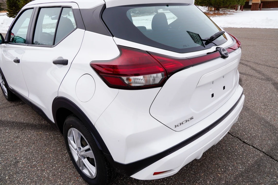 2022 Nissan Kicks - Image 29 of 31