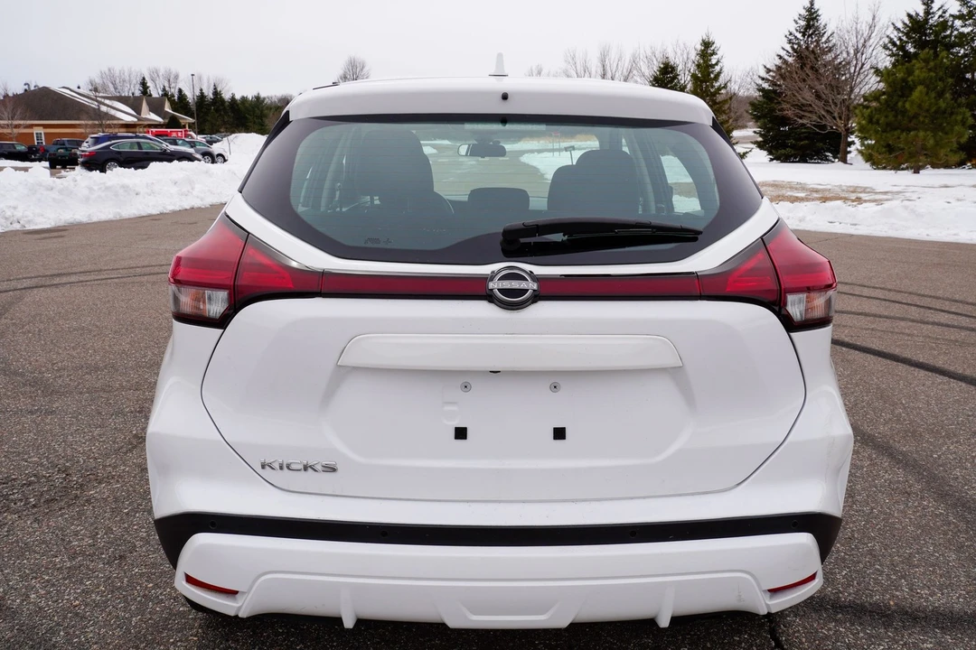 2022 Nissan Kicks - Image 5 of 31