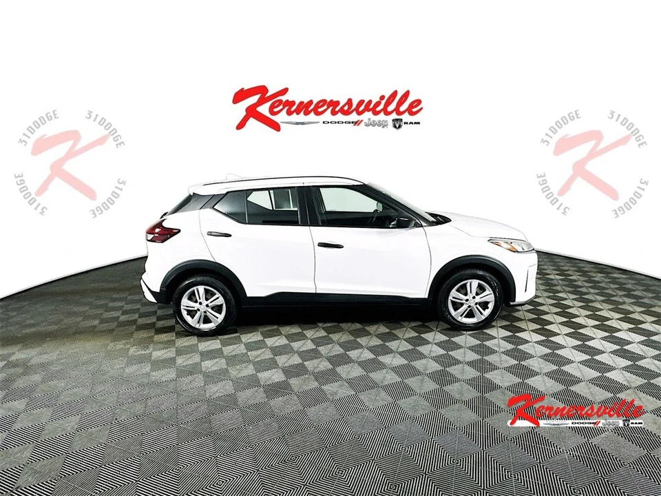 2022 Nissan Kicks - Image 8 of 21