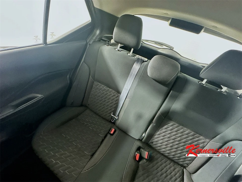 2022 Nissan Kicks - Image 12 of 21