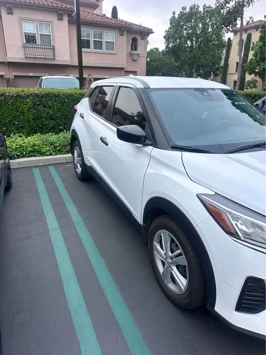 2022 Nissan Kicks - Image 4 of 4