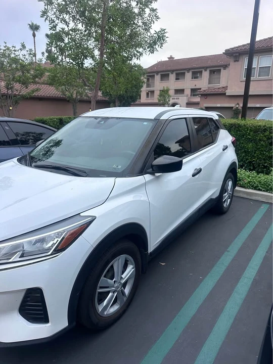 2022 Nissan Kicks - Image 3 of 4