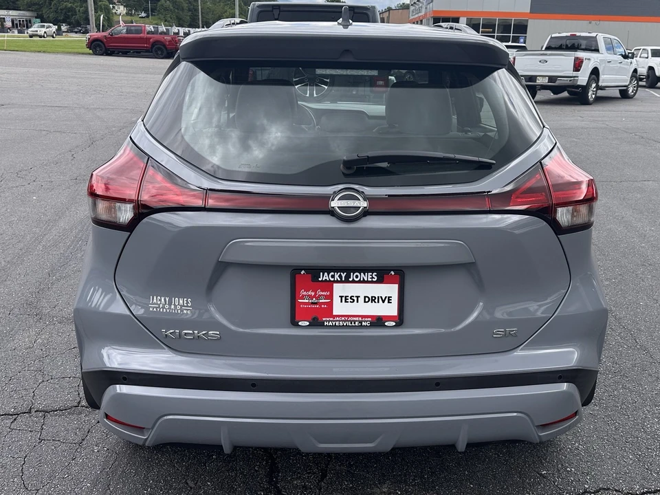 2022 Nissan Kicks - Image 7 of 27