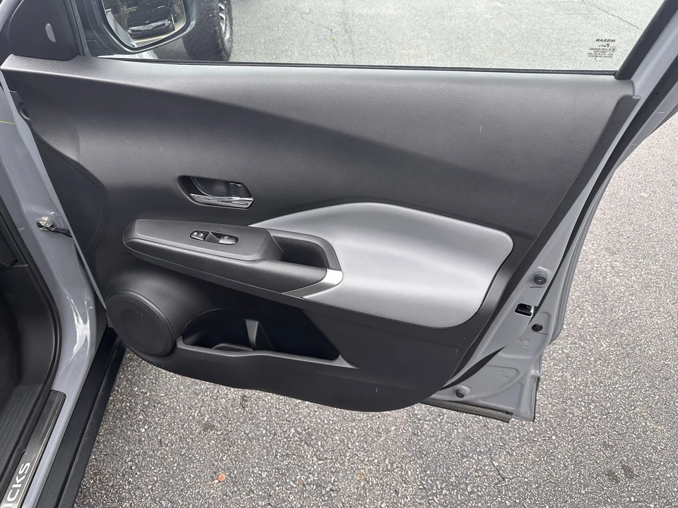 2022 Nissan Kicks - Image 13 of 27