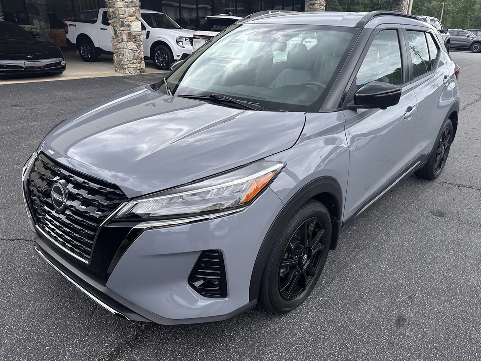 2022 Nissan Kicks - Image 2 of 27