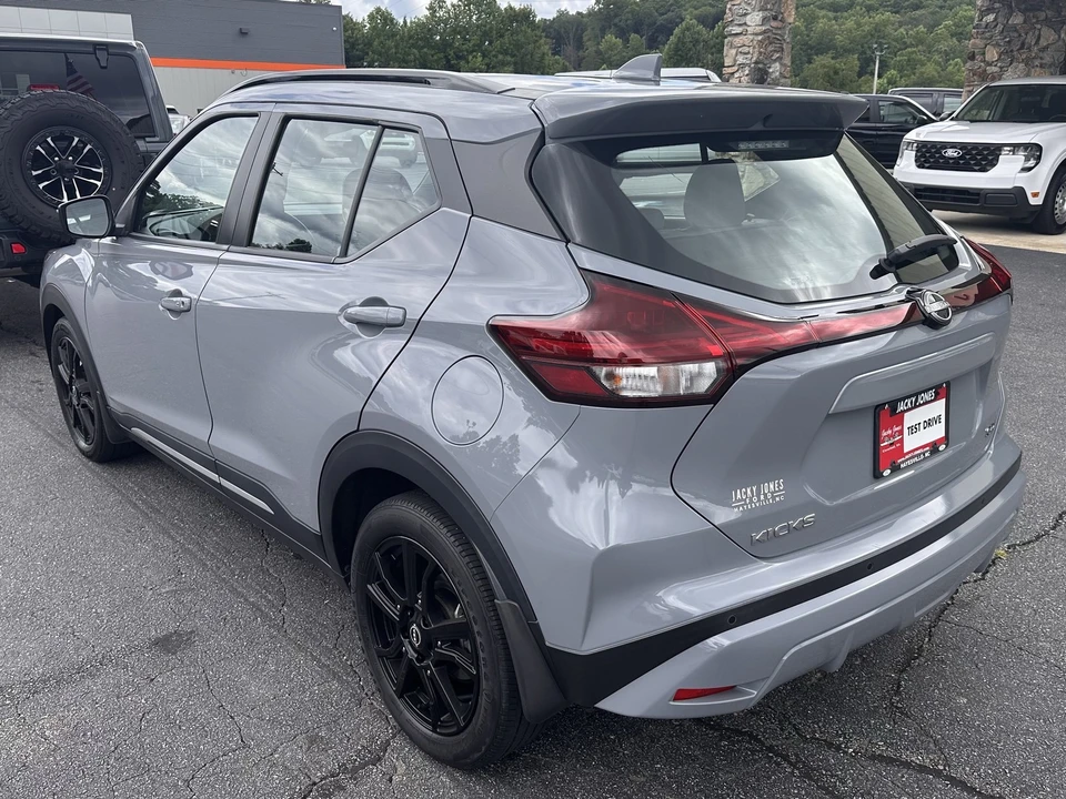 2022 Nissan Kicks - Image 8 of 27
