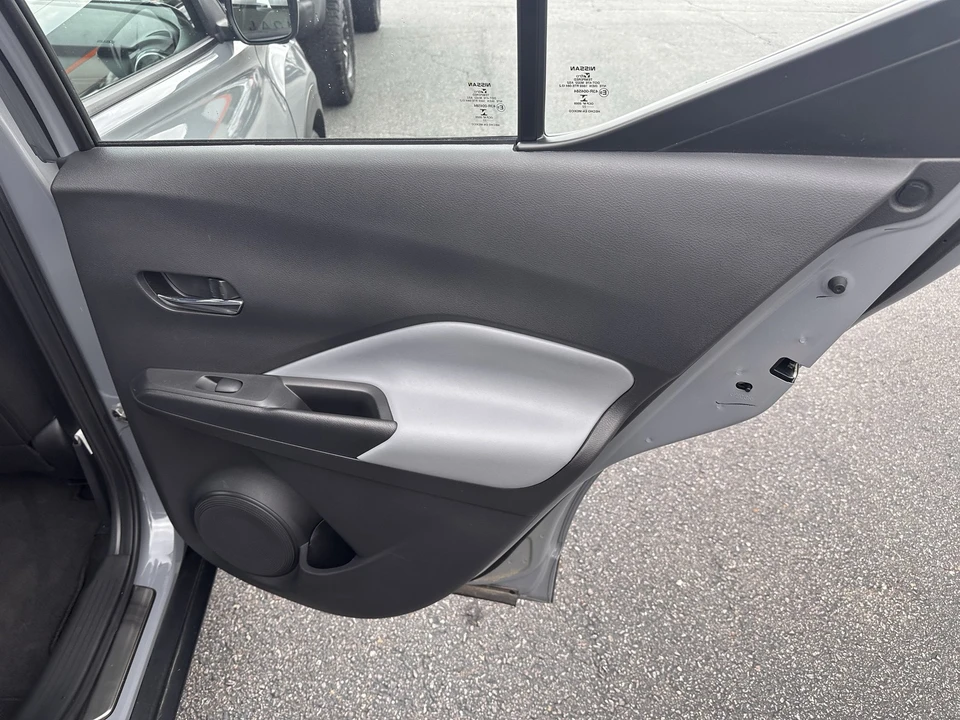 2022 Nissan Kicks - Image 15 of 27