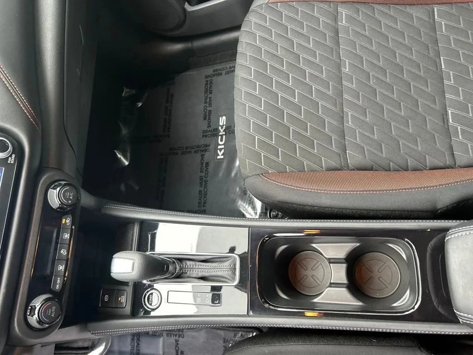 2022 Nissan Kicks - Image 9 of 12