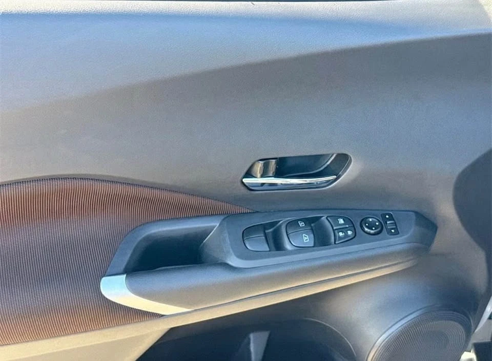 2022 Nissan Kicks - Image 4 of 6