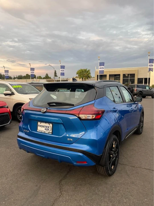 2022 Nissan Kicks - Image 4 of 11