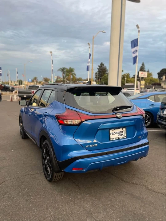 2022 Nissan Kicks - Image 3 of 11