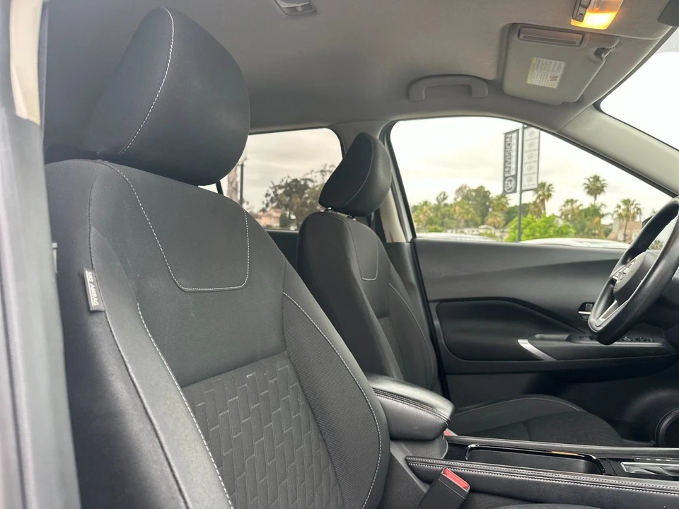 2022 Nissan Kicks - Image 16 of 31
