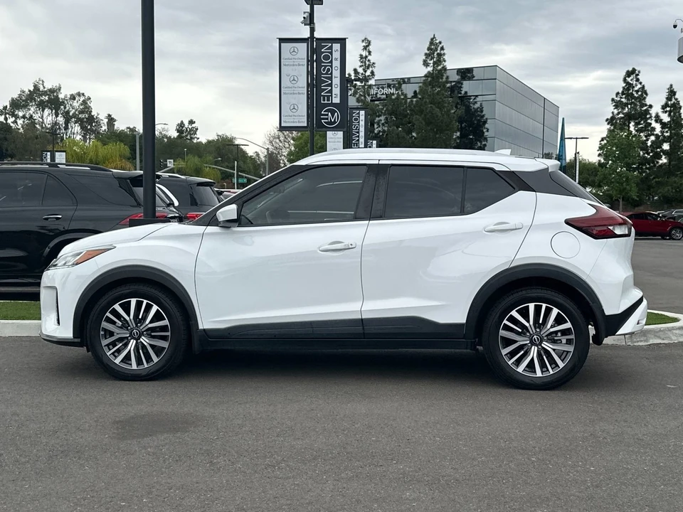 2022 Nissan Kicks - Image 6 of 31