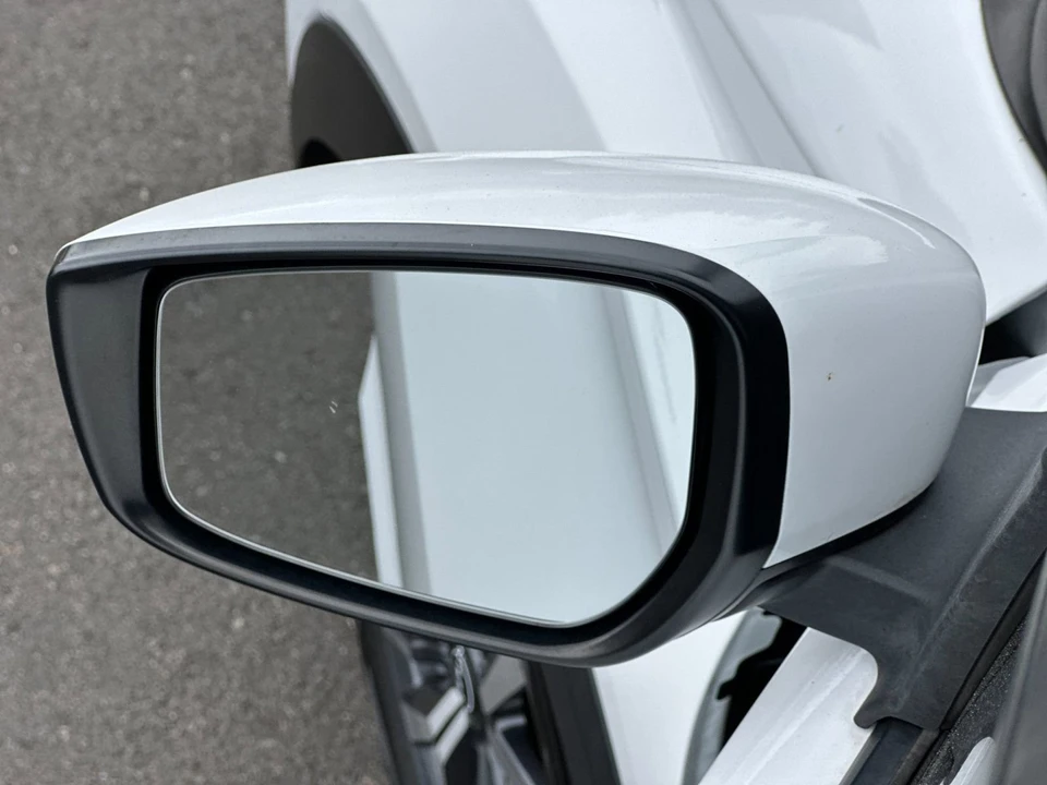 2022 Nissan Kicks - Image 9 of 31
