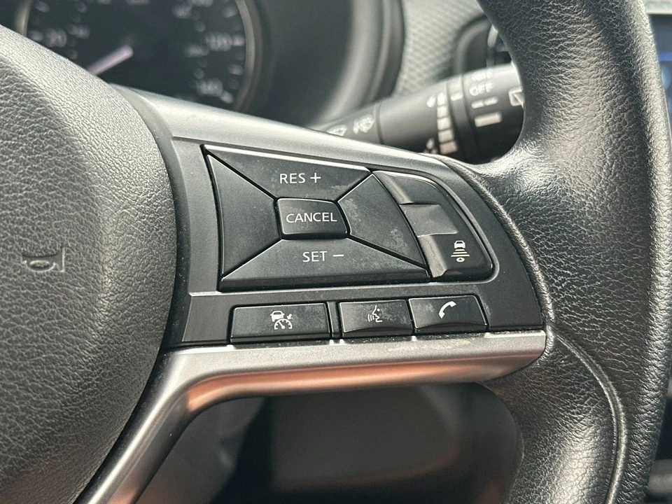 2022 Nissan Kicks - Image 25 of 31