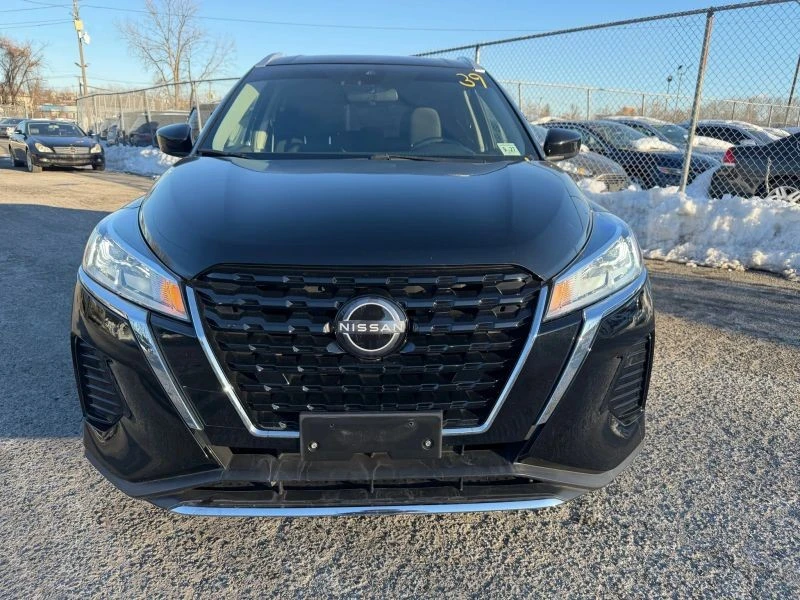 2022 Nissan Kicks - Image 2 of 12