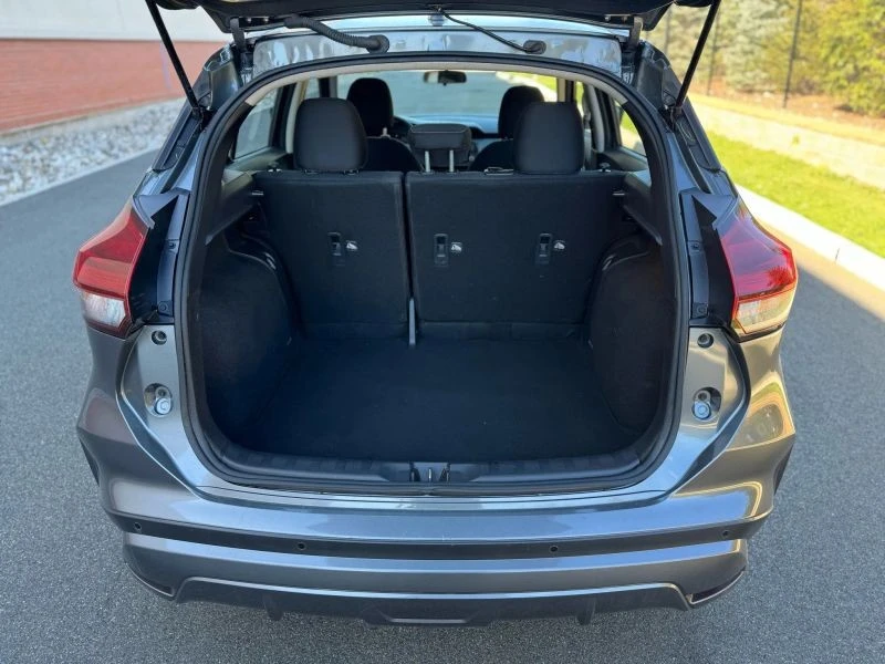 2022 Nissan Kicks - Image 10 of 12
