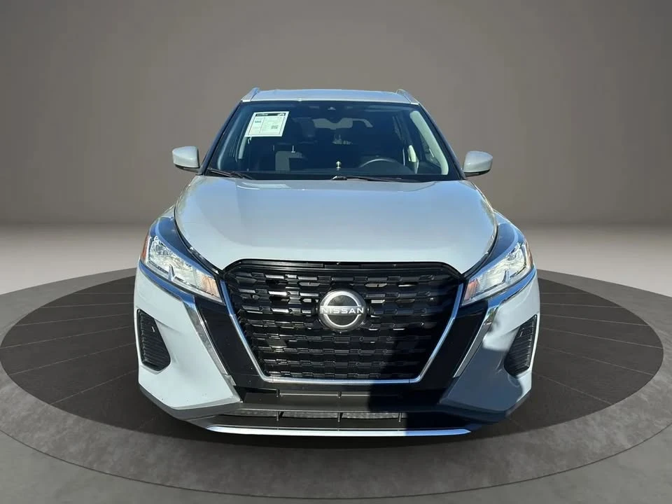 2022 Nissan Kicks - Image 2 of 20