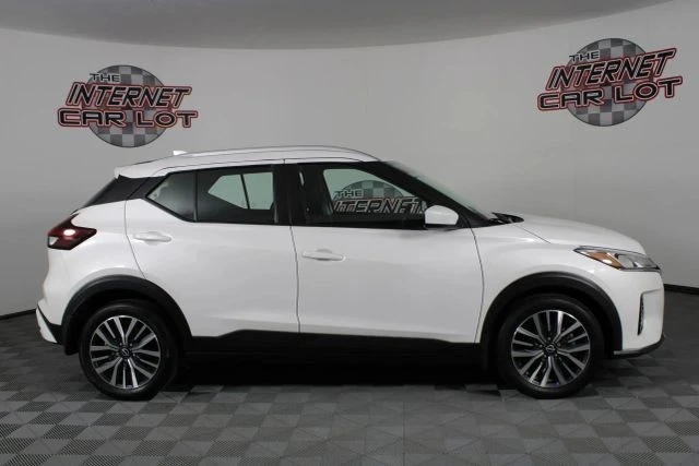 2022 Nissan Kicks - Image 8 of 12