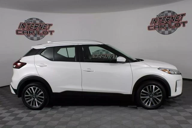 2022 Nissan Kicks - Image 8 of 12