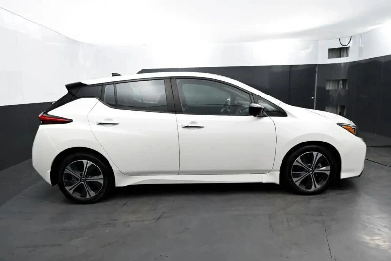 2022 Nissan Leaf - Image 2 of 12