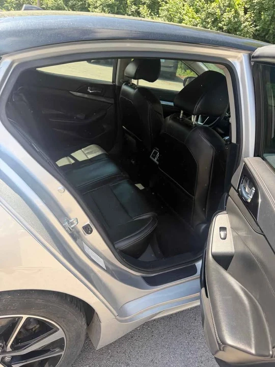 2022 Nissan Maxima 8th Gen - Image 9 of 16
