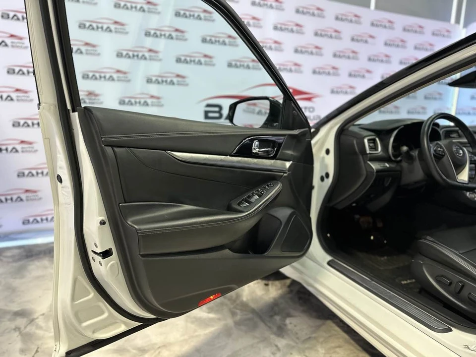 2022 Nissan Maxima 8th Gen - Image 14 of 21