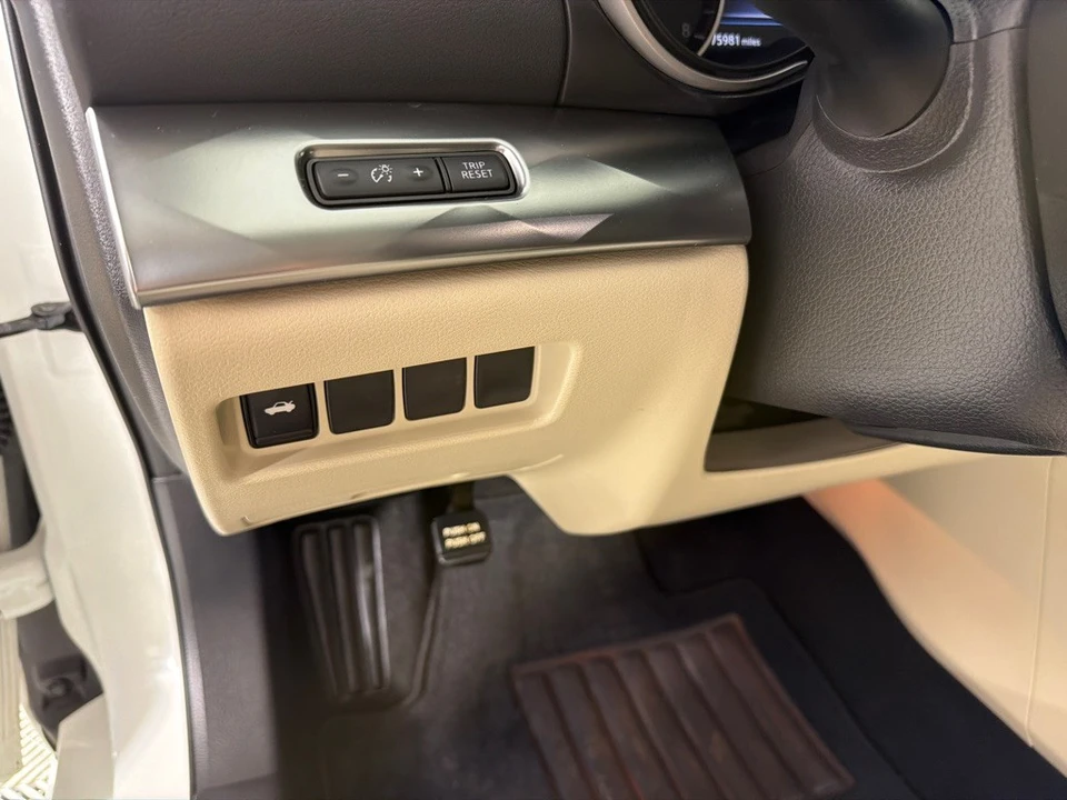 2022 Nissan Maxima 8th Gen - Image 14 of 21