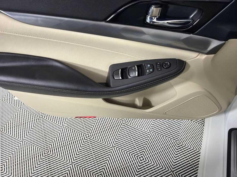 2022 Nissan Maxima 8th Gen - Image 11 of 21