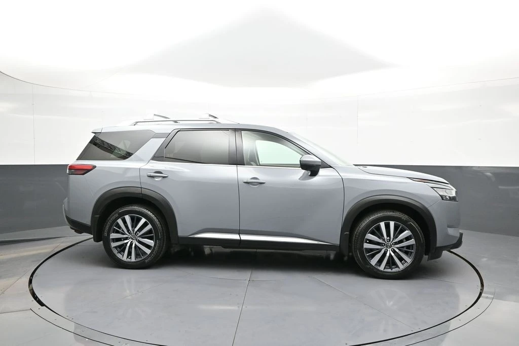 2022 Nissan Pathfinder 5th Gen - Image 5 of 21