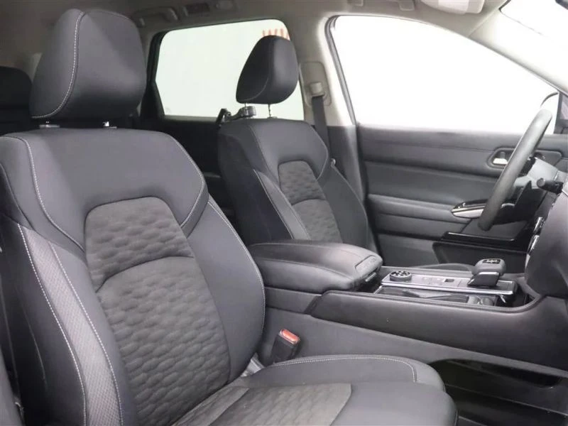 2022 Nissan Pathfinder 5th Gen - Image 7 of 12