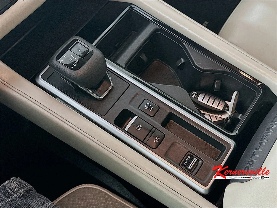 2022 Nissan Pathfinder 5th Gen - Image 16 of 21