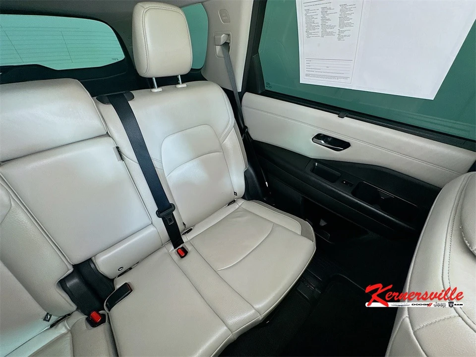 2022 Nissan Pathfinder 5th Gen - Image 14 of 21