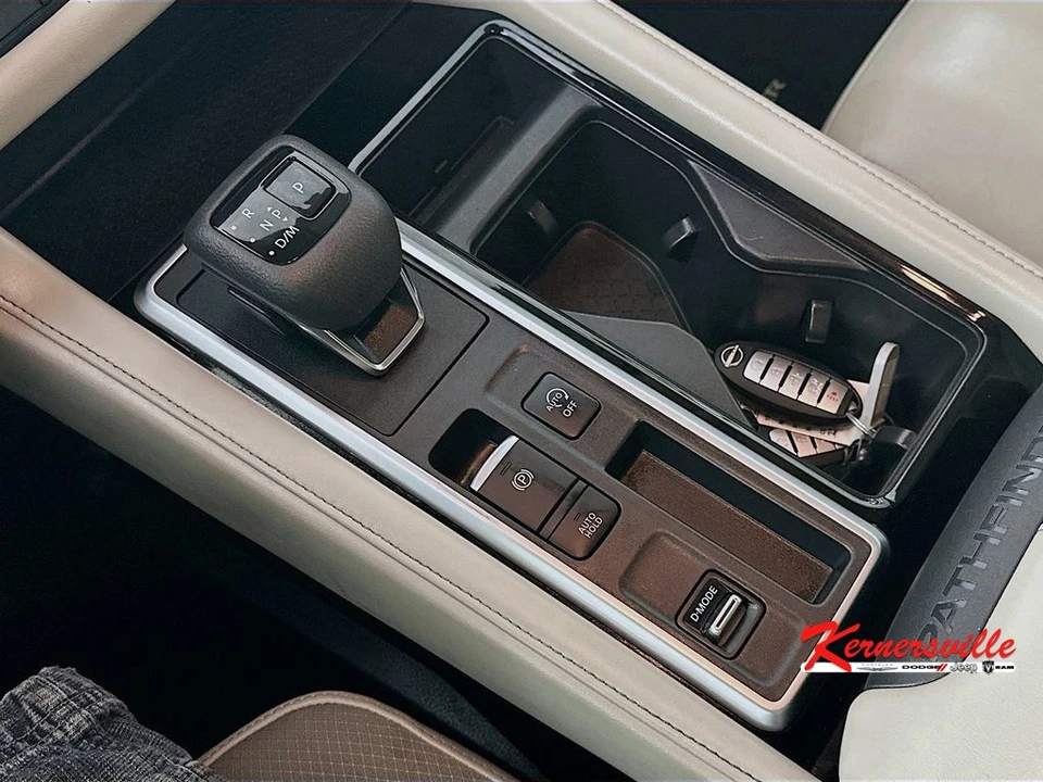 2022 Nissan Pathfinder 5th Gen - Image 16 of 21