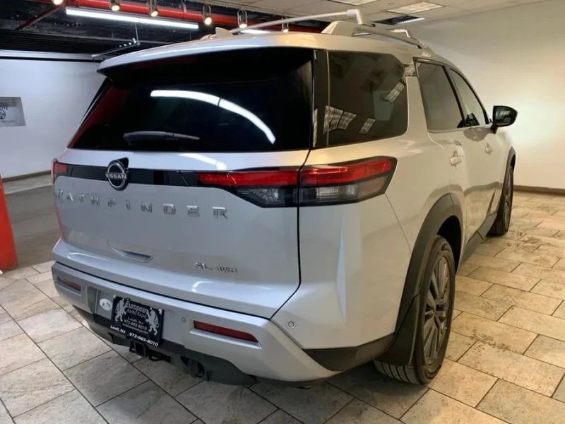 2022 Nissan Pathfinder 5th Gen - Image 8 of 12