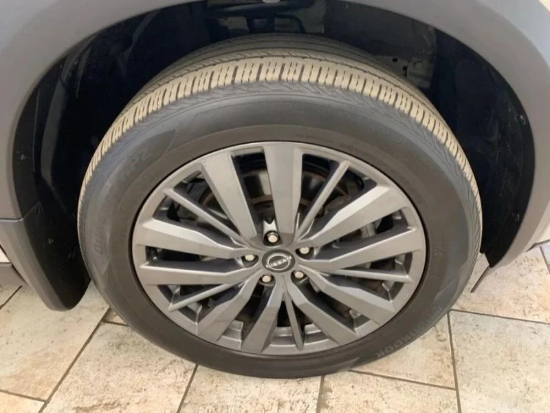 2022 Nissan Pathfinder 5th Gen - Image 10 of 12