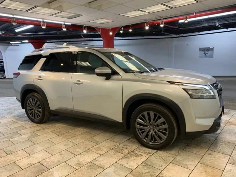 2022 Nissan Pathfinder 5th Gen - Image 9 of 12