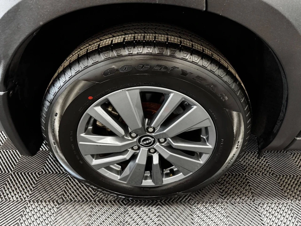 2022 Nissan Pathfinder 5th Gen - Image 17 of 21