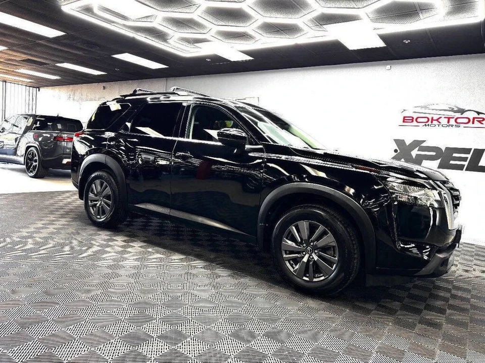 2022 Nissan Pathfinder 5th Gen - Image 2 of 31