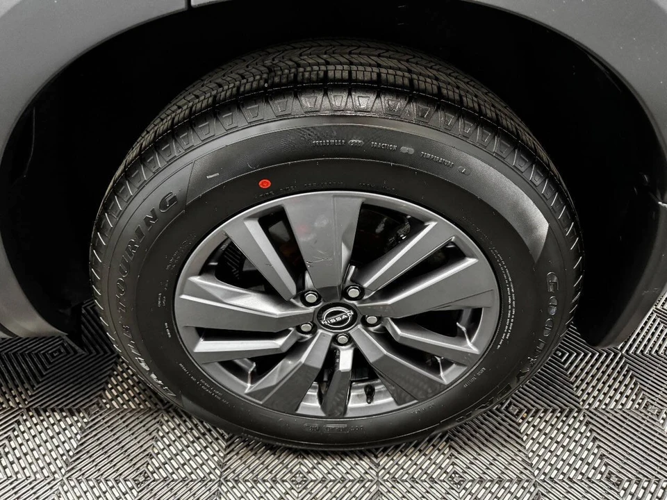 2022 Nissan Pathfinder 5th Gen - Image 18 of 21