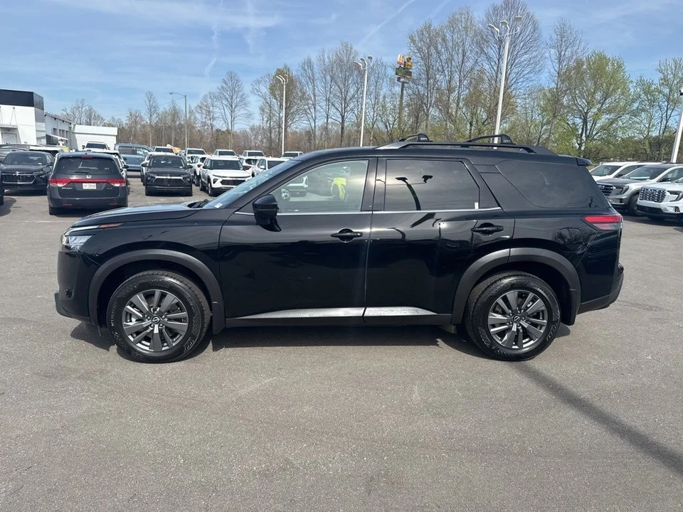 2022 Nissan Pathfinder 5th Gen - Image 2 of 21
