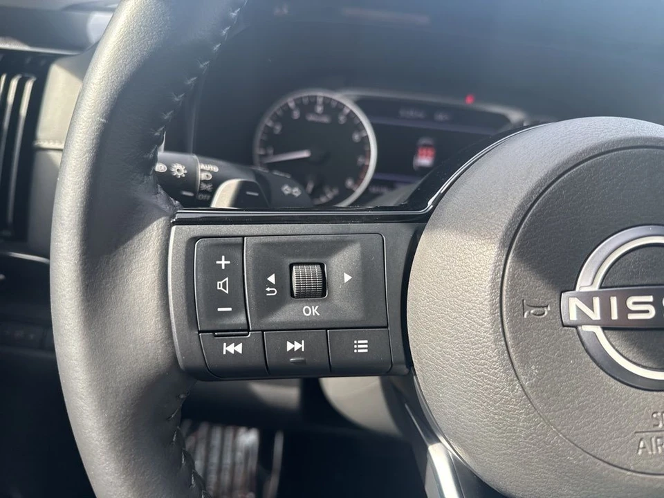 2022 Nissan Pathfinder 5th Gen - Image 17 of 21