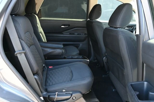 2022 Nissan Pathfinder 5th Gen - Image 17 of 21