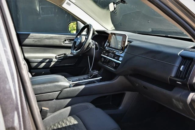 2022 Nissan Pathfinder 5th Gen - Image 14 of 21