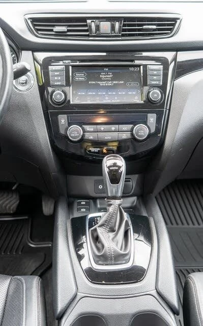 2022 Nissan Rogue - Image 17 of 20