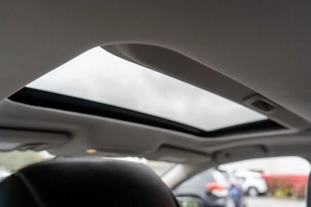 2022 Nissan Rogue - Image 13 of 20