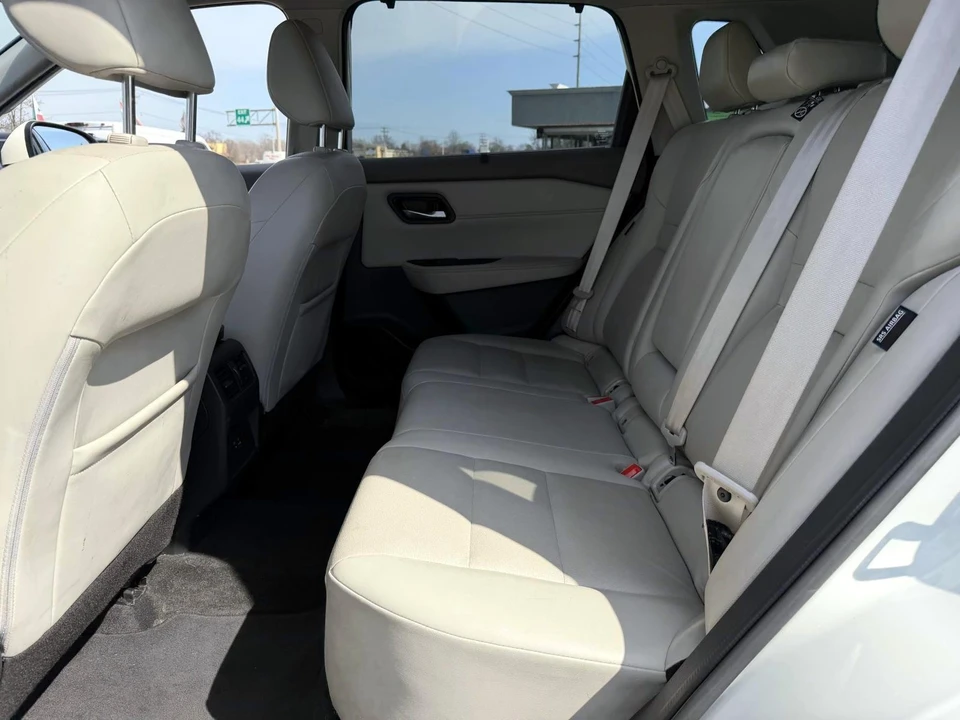 2022 Nissan Rogue - Image 14 of 31