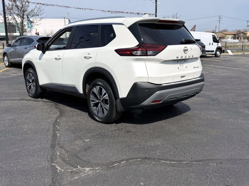 2022 Nissan Rogue - Image 4 of 31